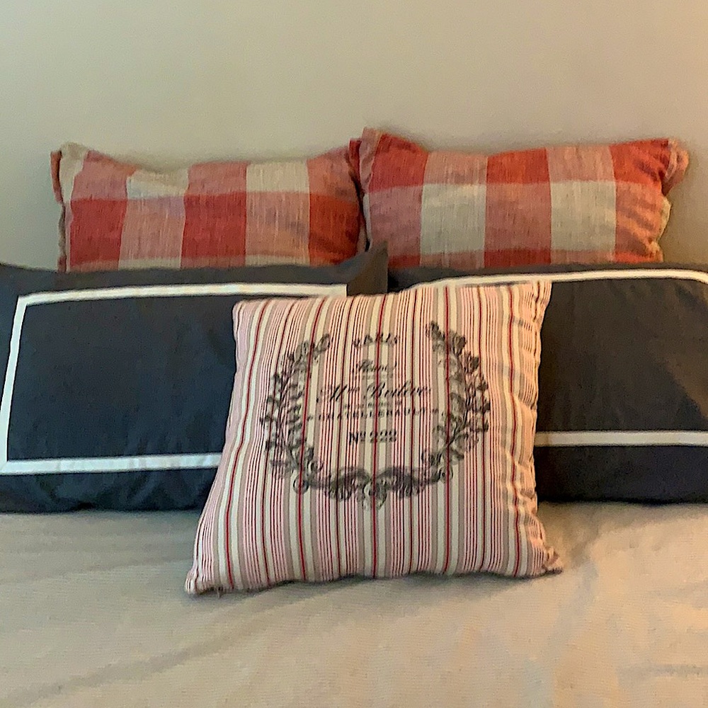 25 Mackenzie Lane bedding